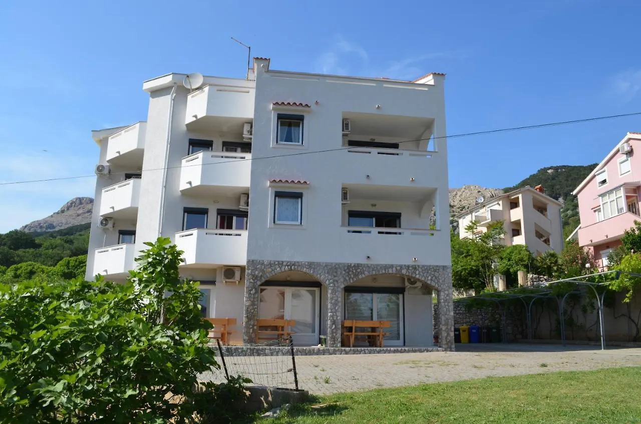 Apartments Leticia I Baška 0*,  Chorvatsko