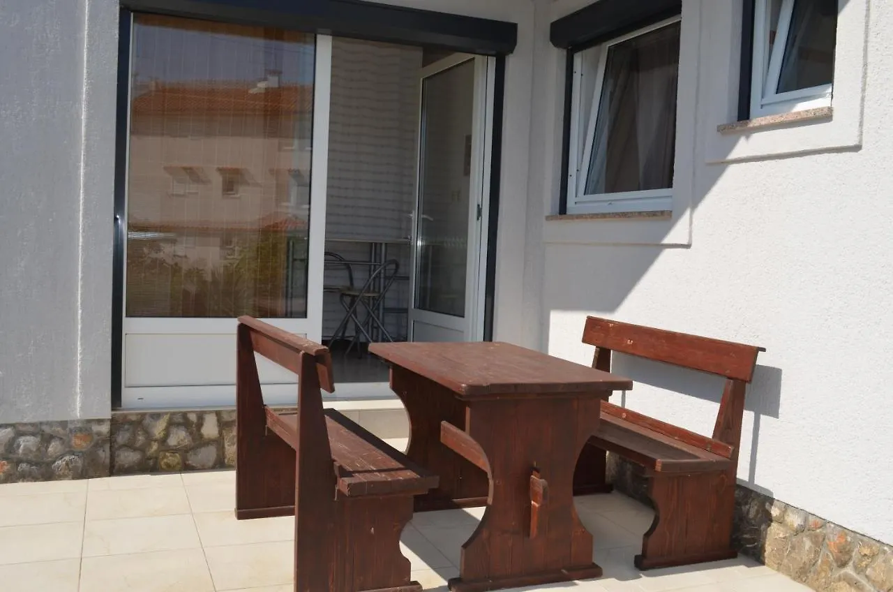 Apartments Leticia I Baška Chorvatsko
