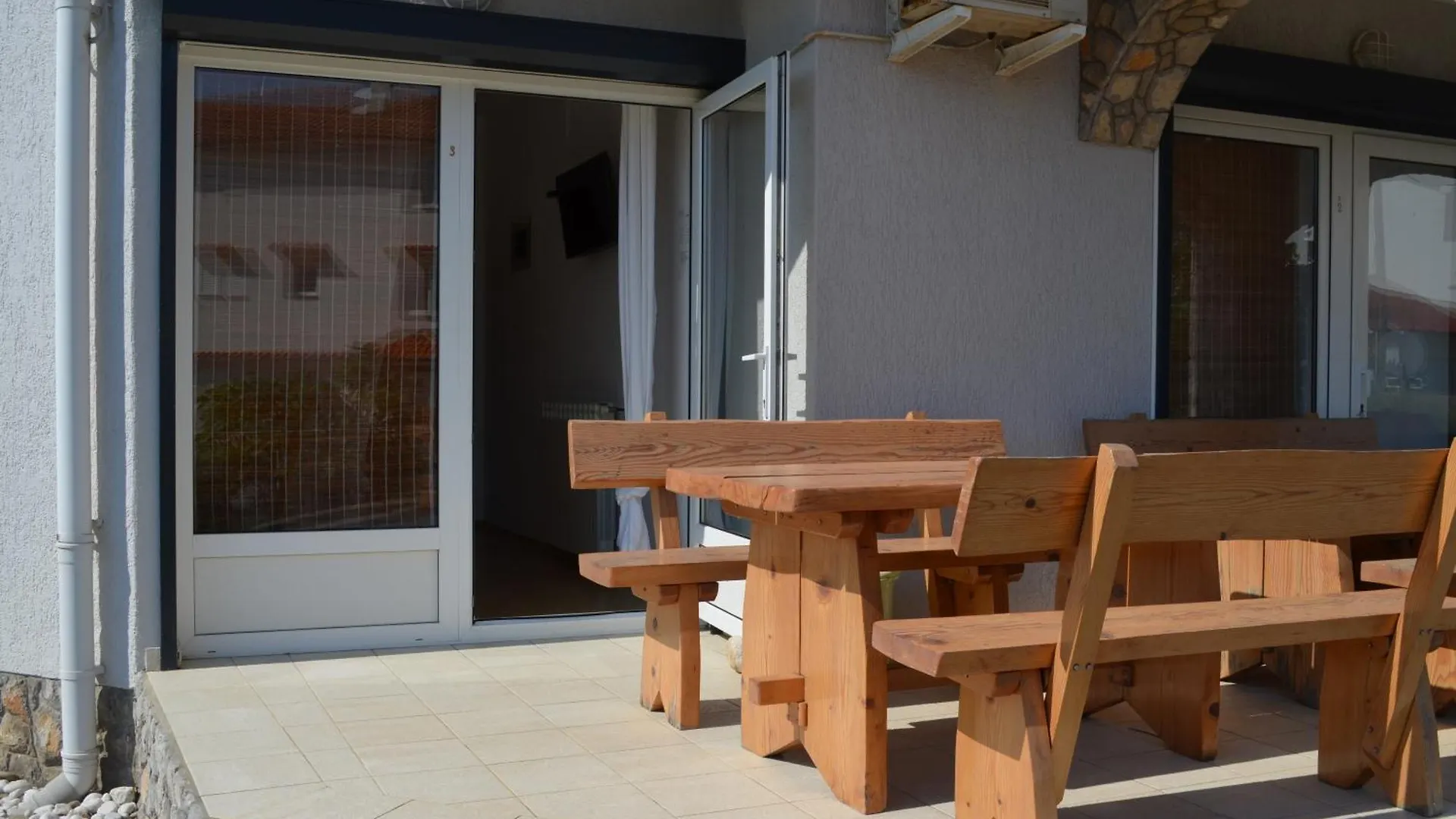 Apartments Leticia I Baška
