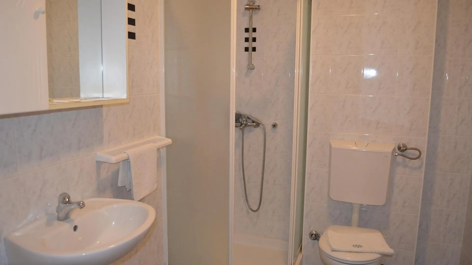 Apartments Leticia I Baška