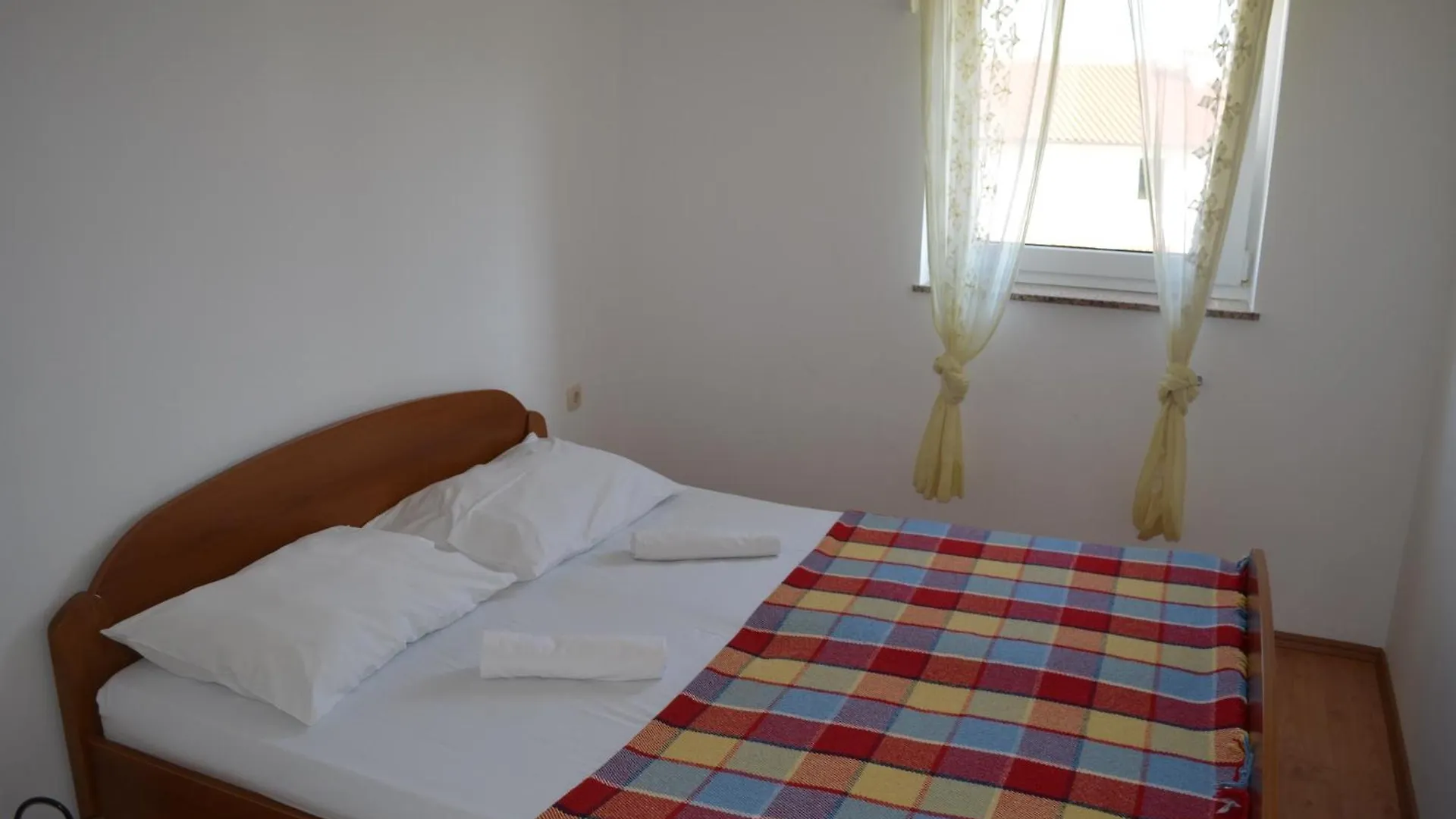 Apartments Leticia I Baška