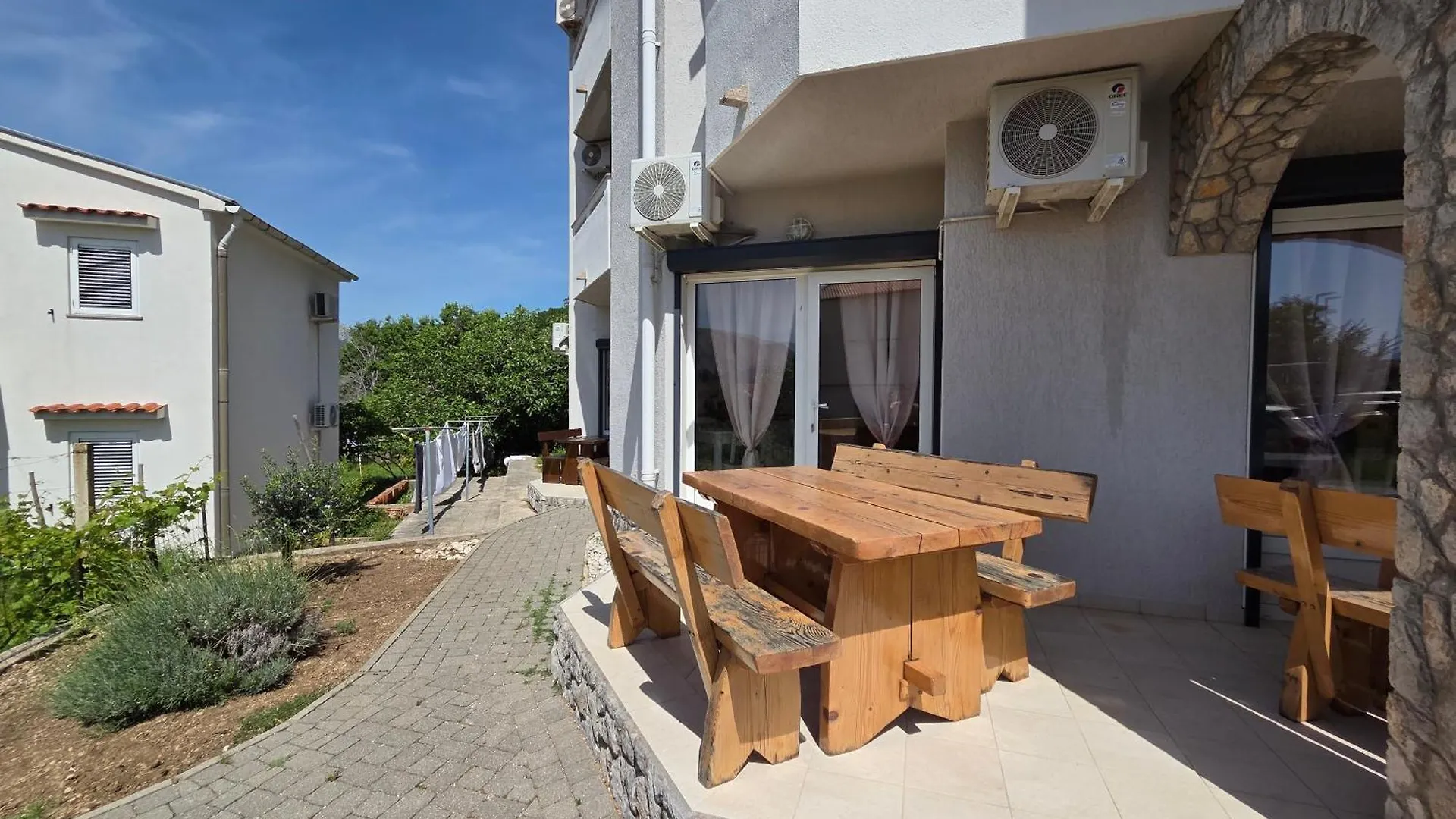 Apartments Leticia I Baška Chorvatsko