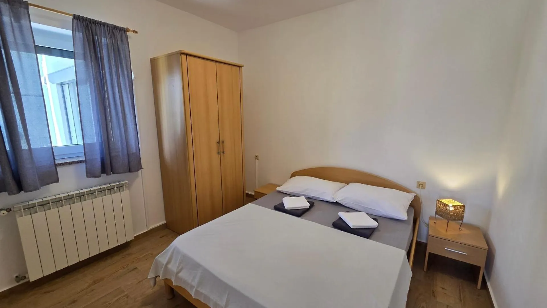 Apartments Leticia I Baška