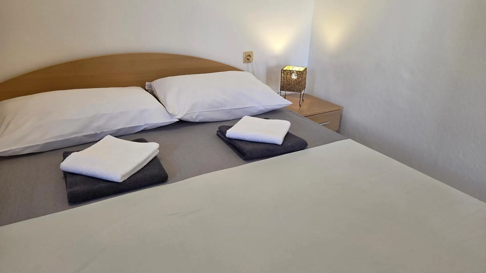 Apartments Leticia I Baska  0*, Baska (Krk) Croatia